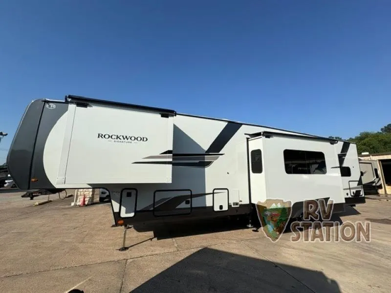 2026 Forest River Rockwood Signature 404SRK - Photo 3