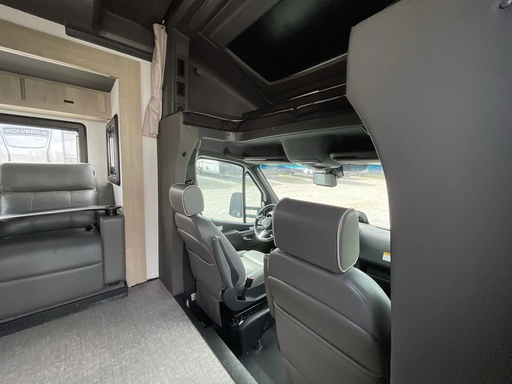 2026 Grand Design Lineage Series M 25TK - Photo 3
