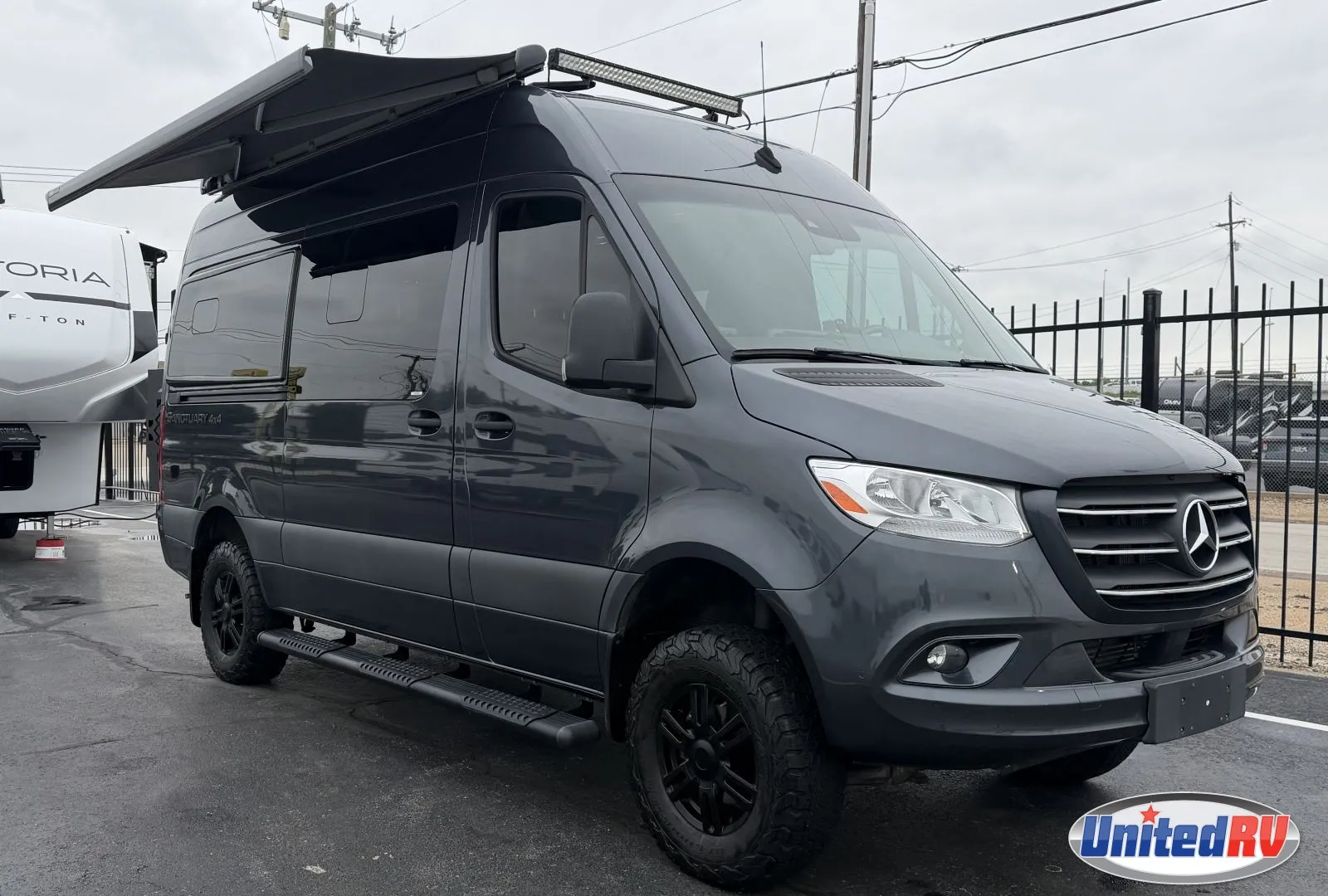 2023 Thor Motor Coach Sanctuary 19L - Photo 2