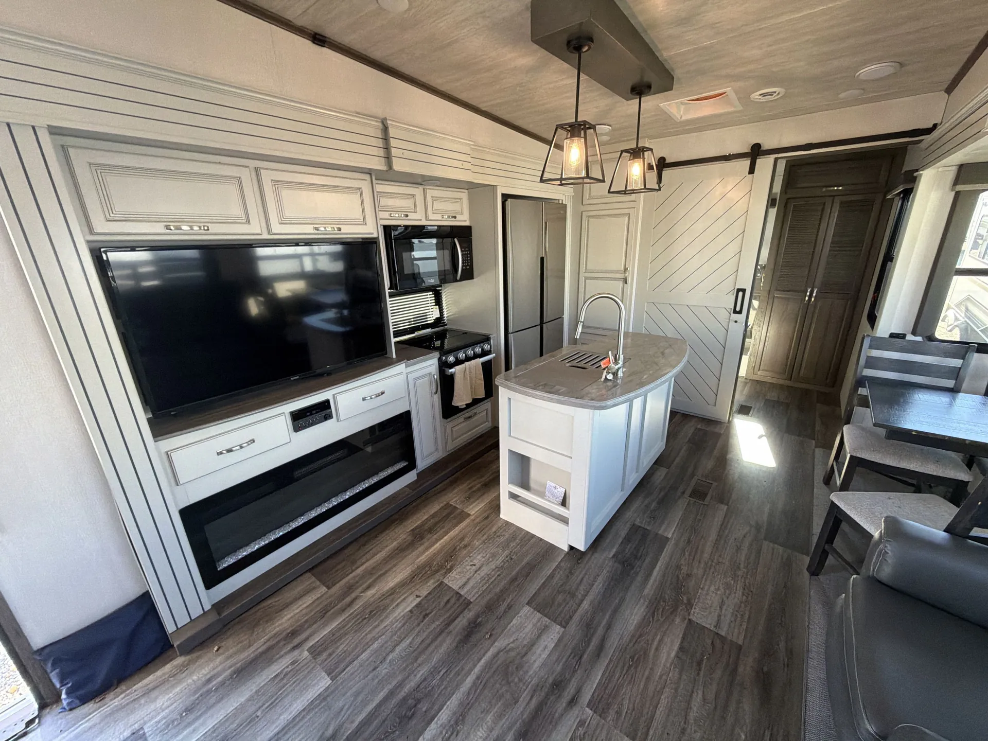 2022 Keystone Cougar 357UMR — living area main