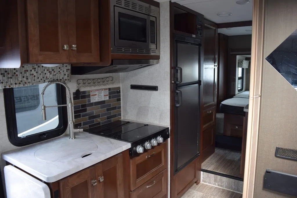 2020 Forest River Sunseeker MBS 2400R — Photo 6