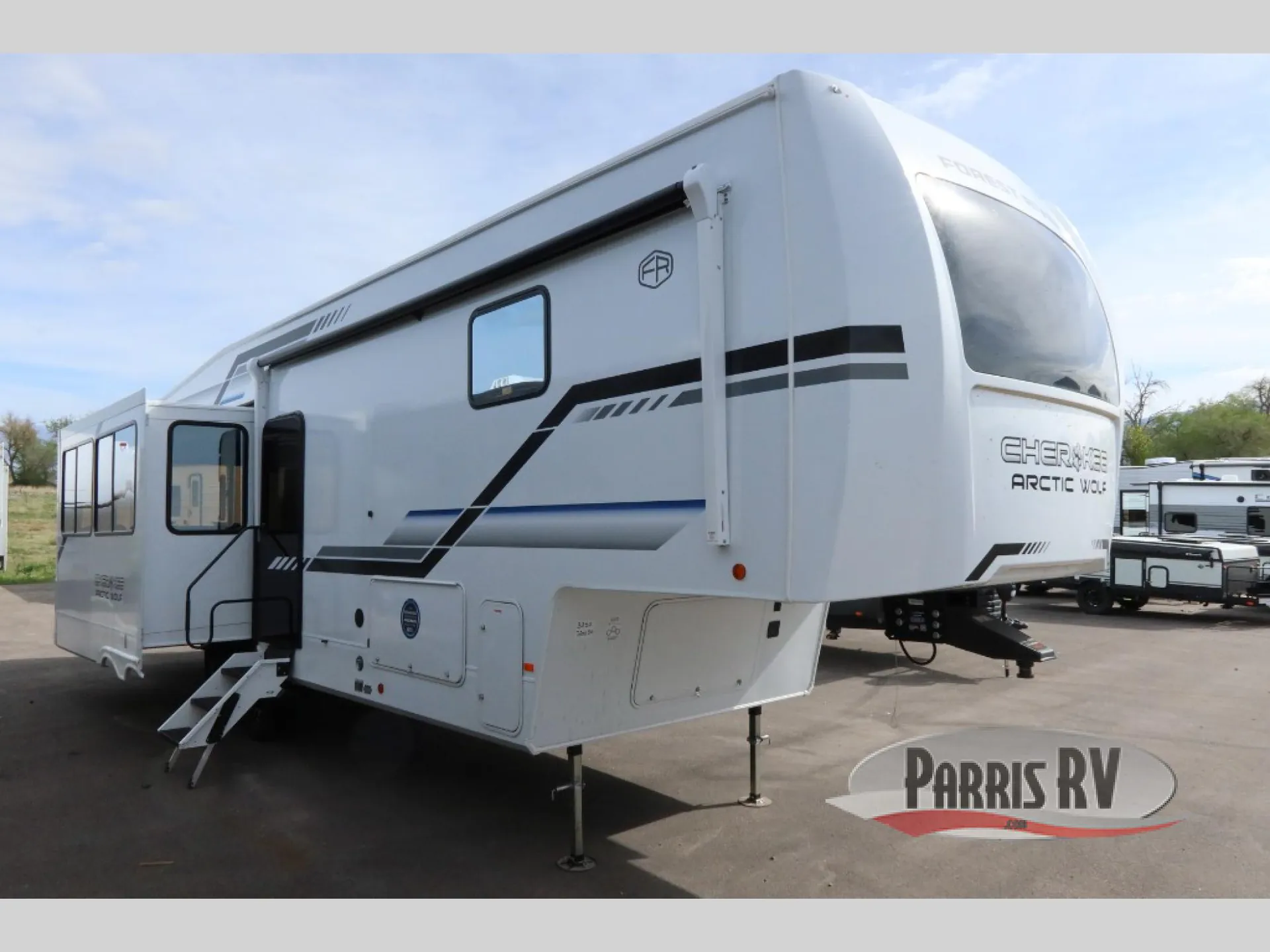 2026 Forest River Cherokee Arctic Wolf 3250SUITE - Photo 2