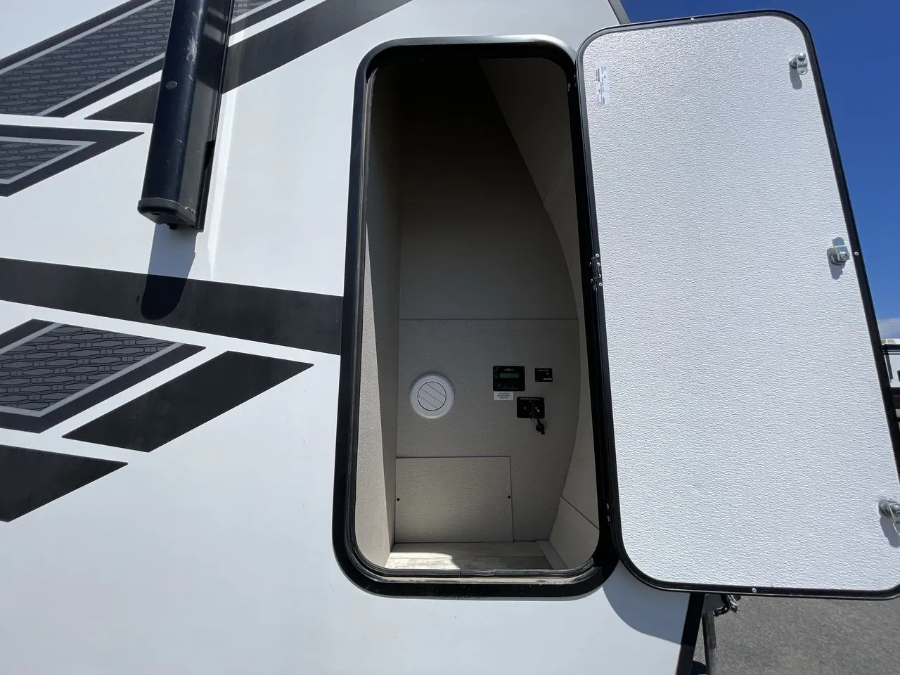 2021 Grand Design Momentum G-Class 29GO - Photo 3