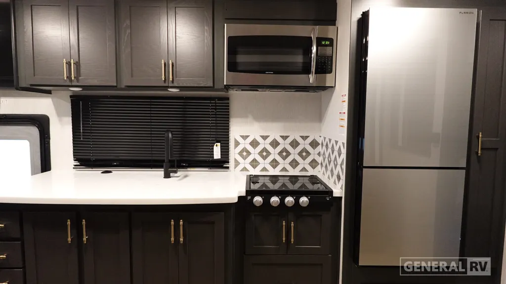 2027 NeXus RV Maximus 34MX, Photos photo 6