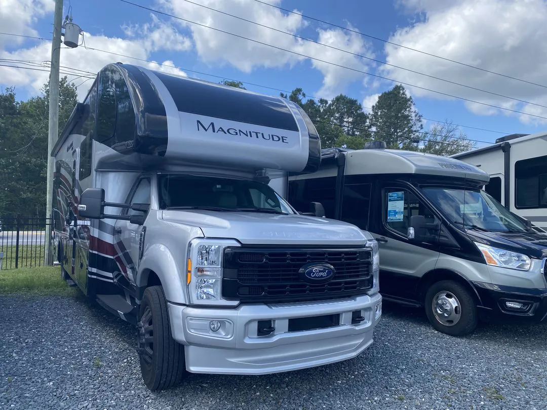 2025 Thor Motor Coach Magnitude Super C LV35 - Photo 2
