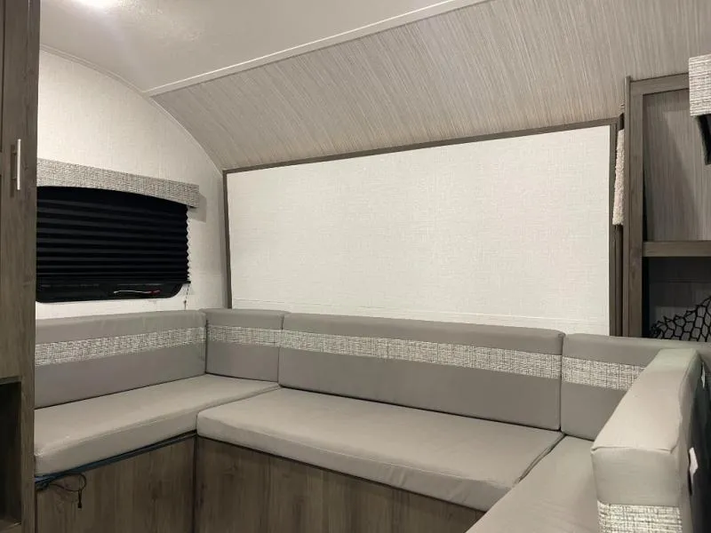 2022 Coachmen Clipper Ultra-Lite 182DBU - Photo 4