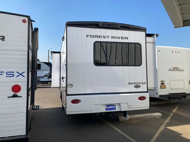 2026 Forest River Sunseeker 3250DS LE - Photo 4