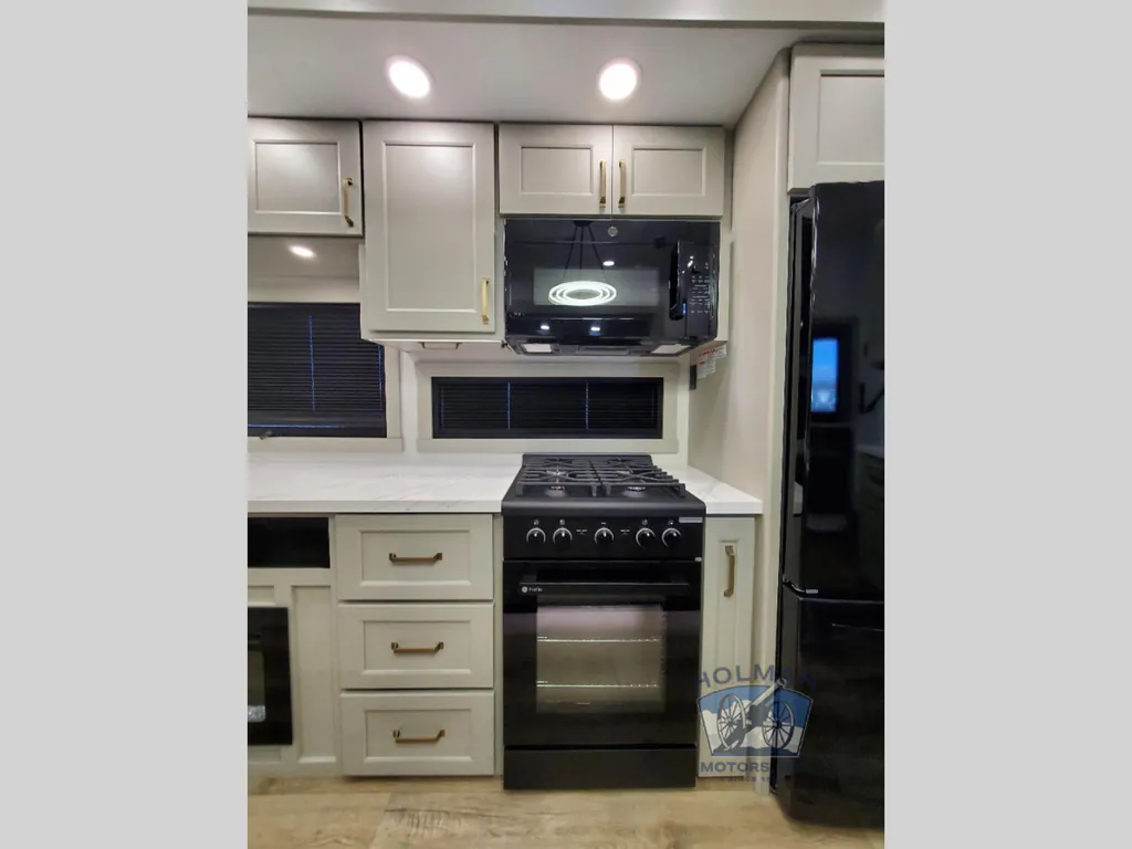 2026 Brinkley Model G 4100, Photos photo 40