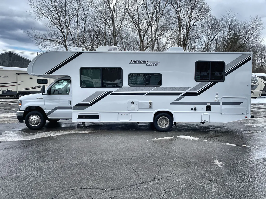 2026 Thor Motor Coach Freedom Elite 28HZ, Photos photo 6