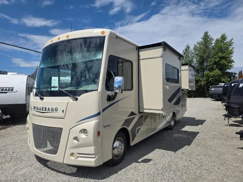 2017 Winnebago Vista LX 27N - Main photo