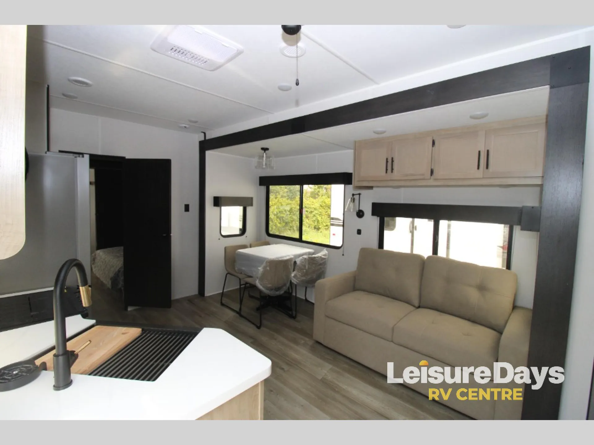 2027 Forest River Cherokee Timberwolf 39HBA — Photo 5