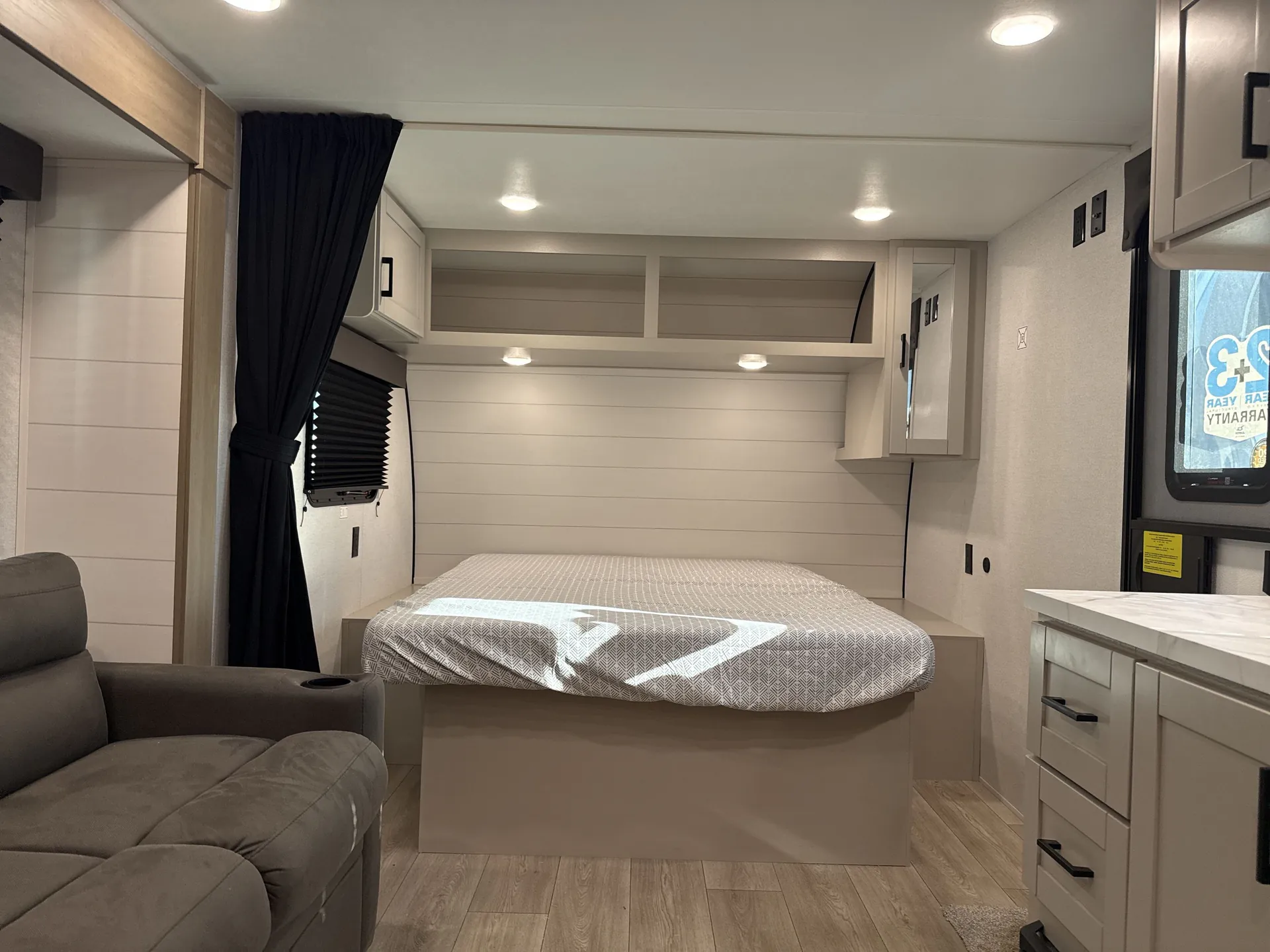 2027 Jayco Jay Flight 180LK - Photo 3