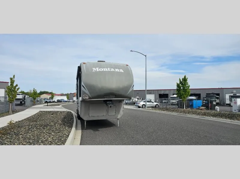 2012 Keystone RV Montana High Country 313RE - Photo 4