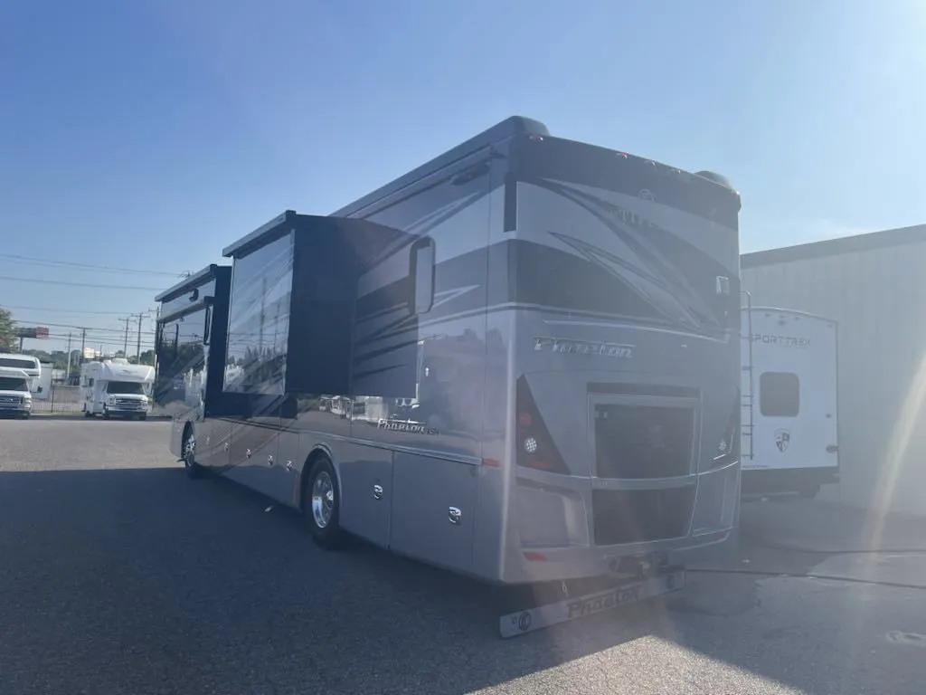 2026 Tiffin Phaeton 40 IH - Photo 4