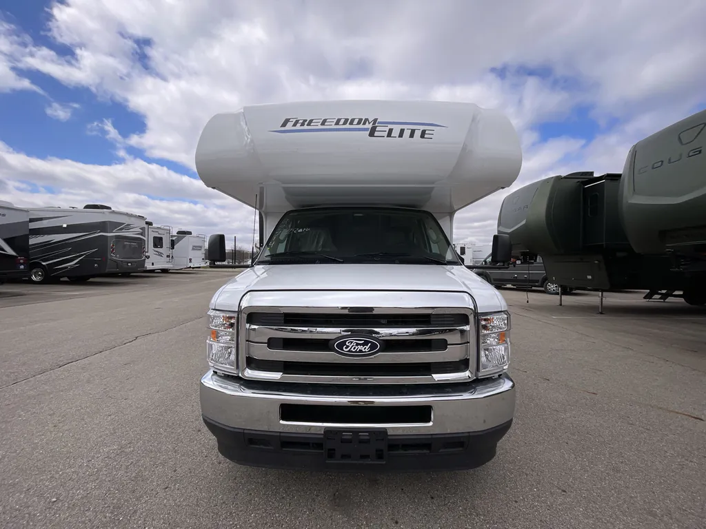 2026 Thor Motor Coach Freedom Elite 28HZ, Photos photo 2