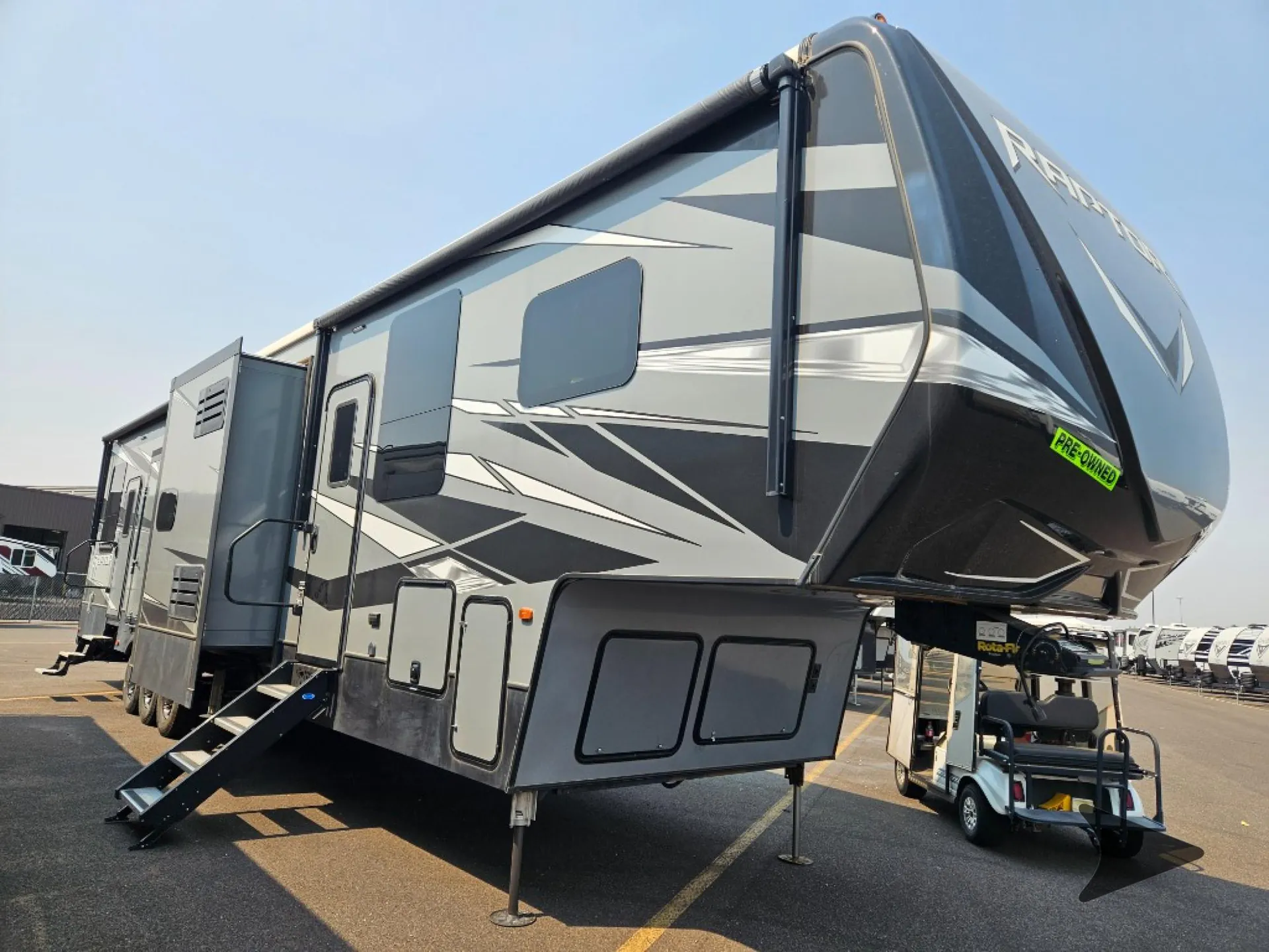 2021 Keystone Raptor 429 - Photo 2