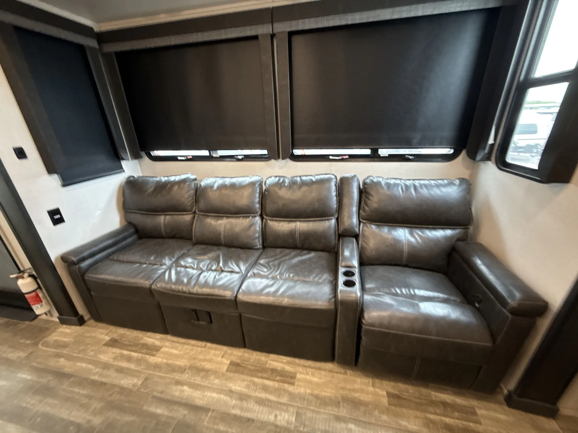 2022 Keystone Avalanche 378BH — living area main