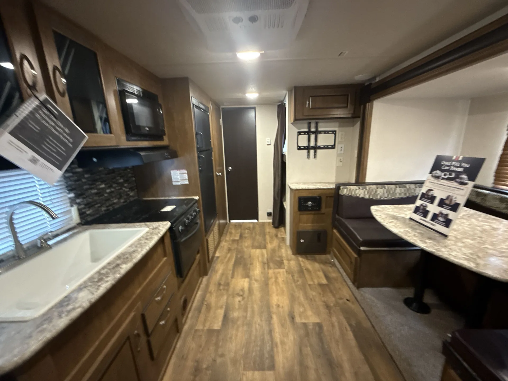 2018 Forest River Wildwood X-Lite 230BHXL — front