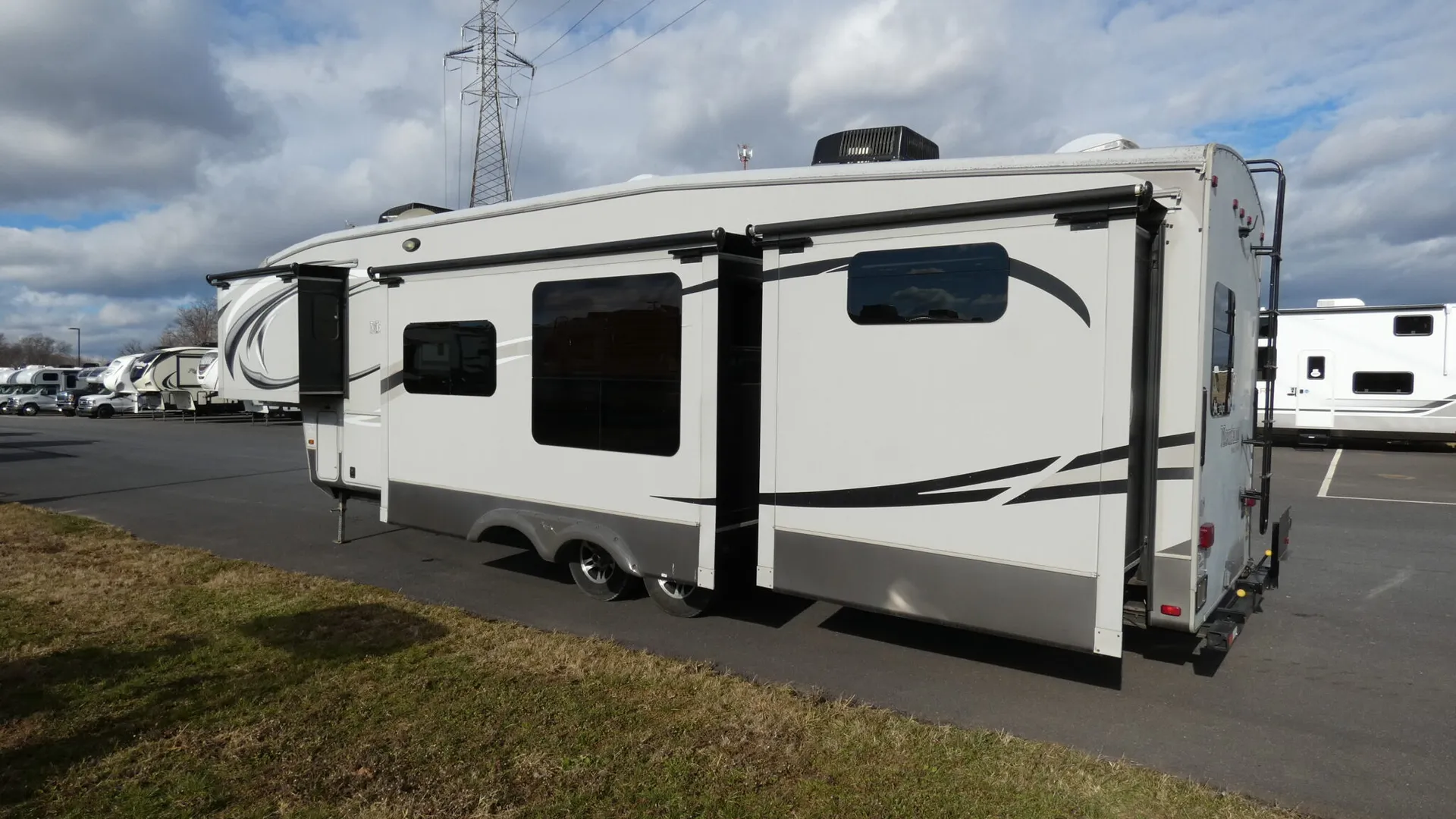2014 Keystone Montana High Country 338DB - Photo 4