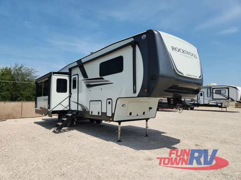 2026 Forest River Rockwood Signature 405SBH - Photo 2