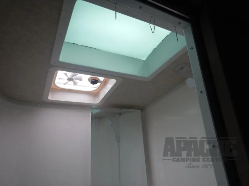 2026 Northwood Arctic Fox Camper 990 - Photo 4