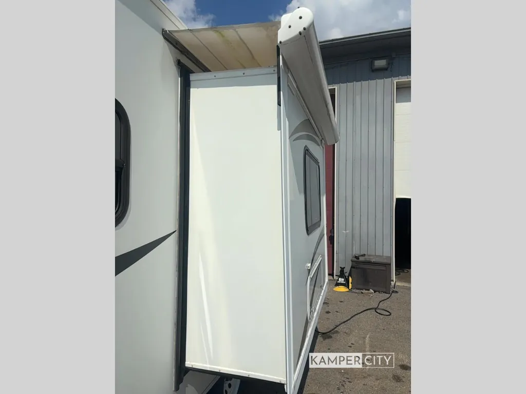 2013 Forest River Flagstaff Micro Lite 21FBRS, Photos photo 6