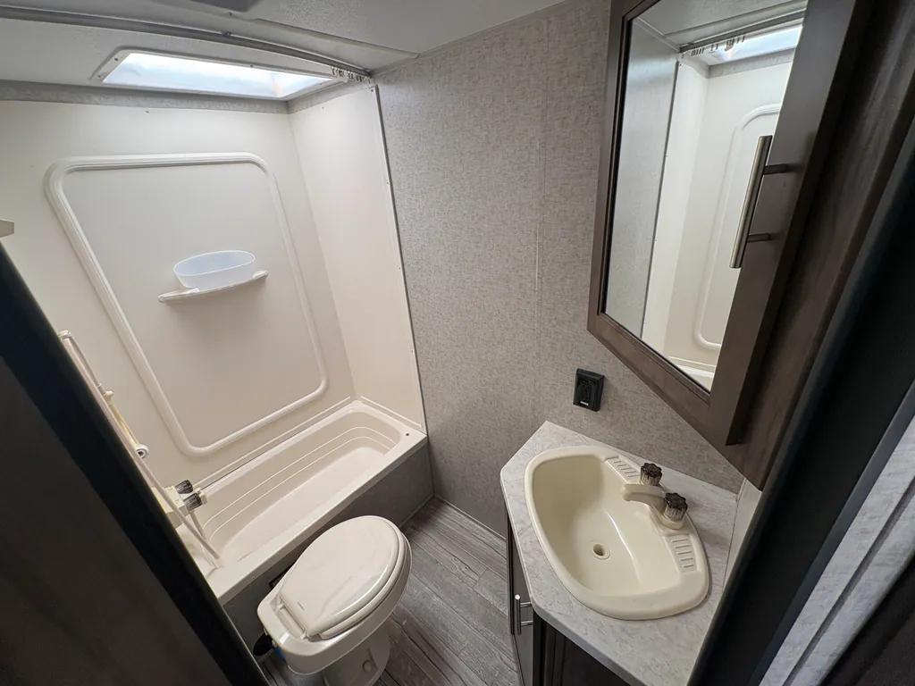 2019 Forest River Cherokee Grey Wolf 26DJSE, Photos photo 28