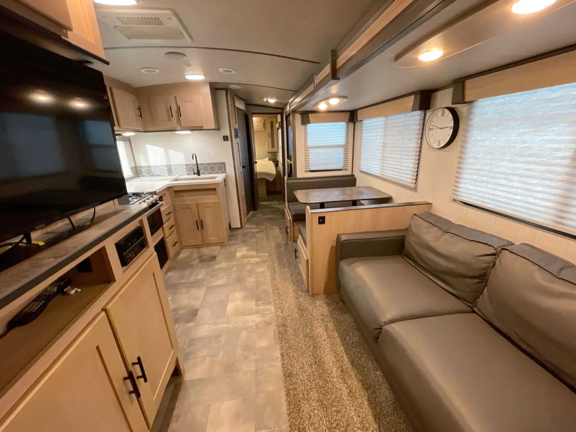 2020 cruiser rv Radiance 32BH — living area main