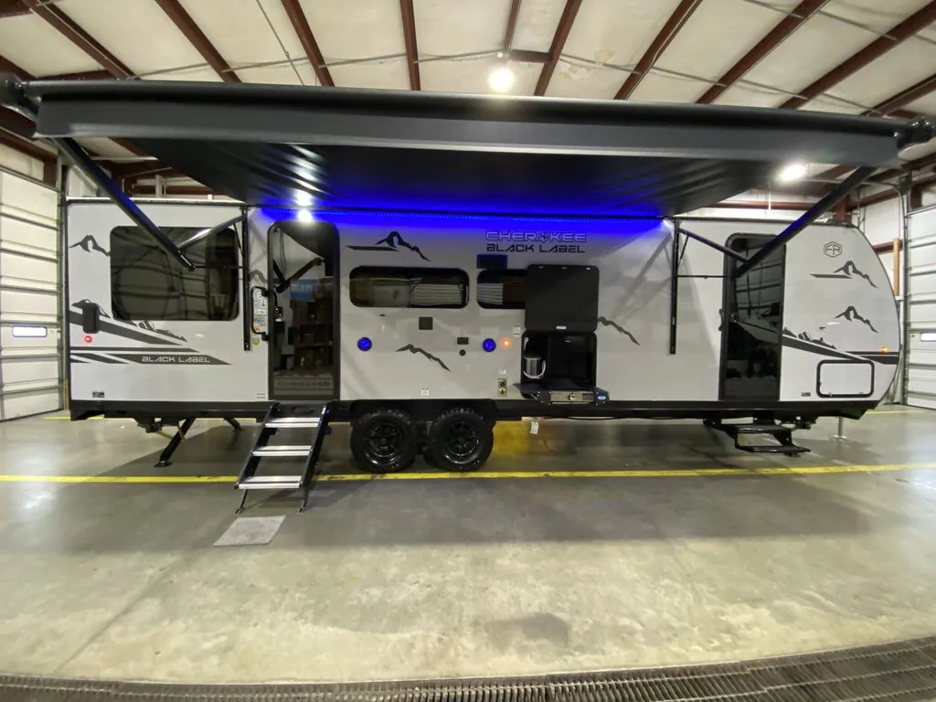 2025 Forest River Cherokee Grey Wolf Black Label 24RRTBL - Photo 2
