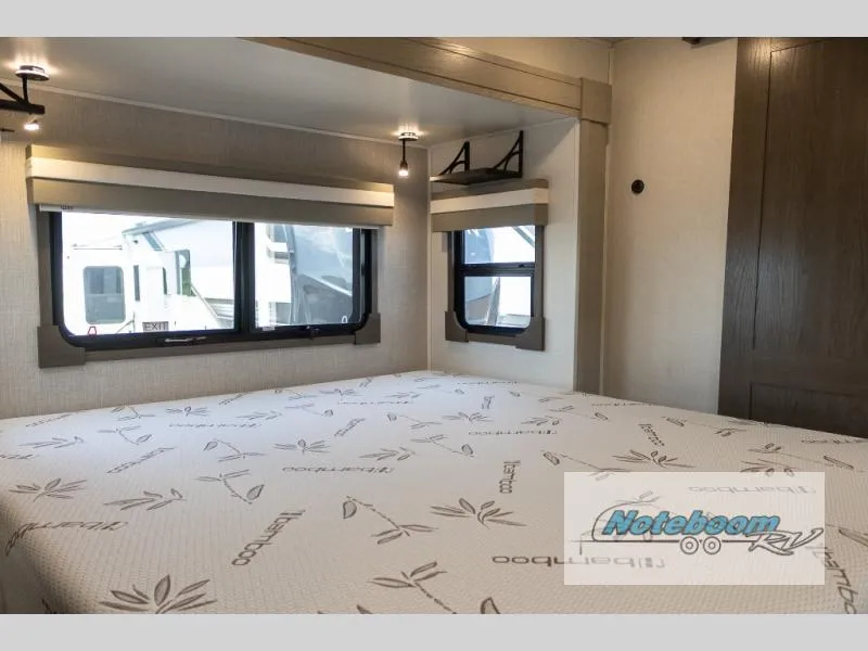 2022 Palomino Columbus 383FB - Photo 3
