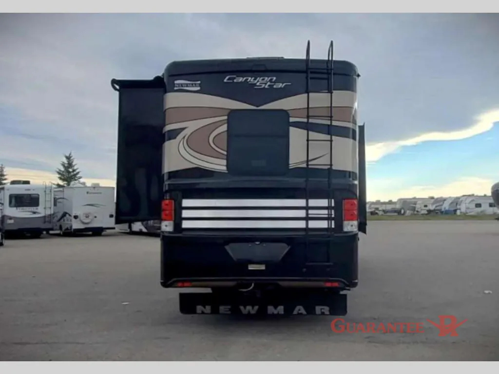 2017 Newmar Canyon Star 3914, Photos photo 5