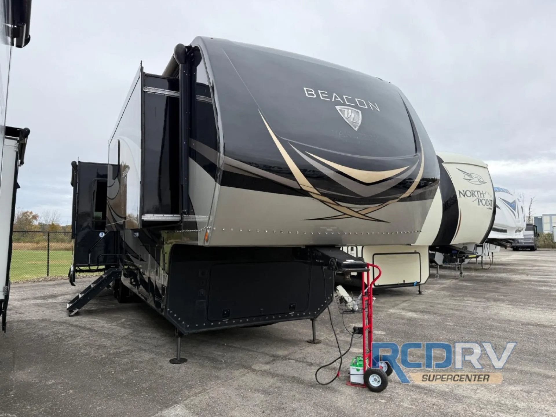 2020 VanLeigh RV Beacon 39FBB - Photo 2