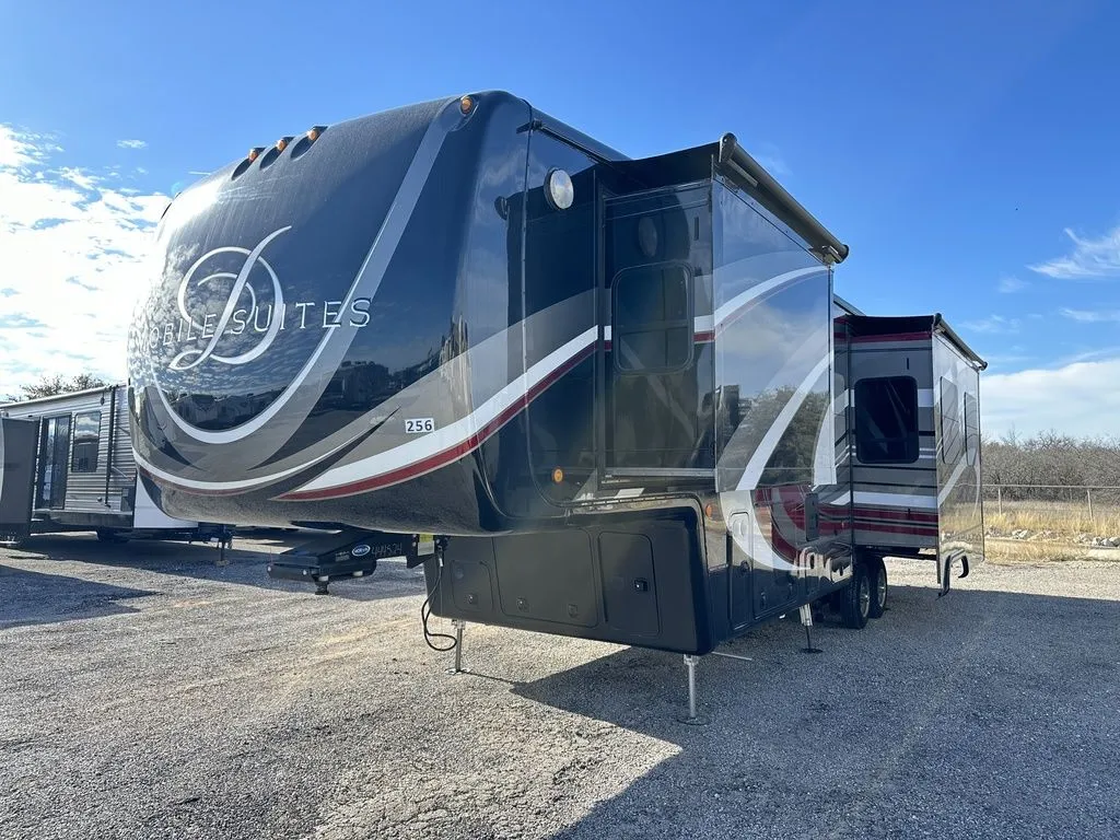 2021 Winnebago Voyage V3134RL - Photo 3