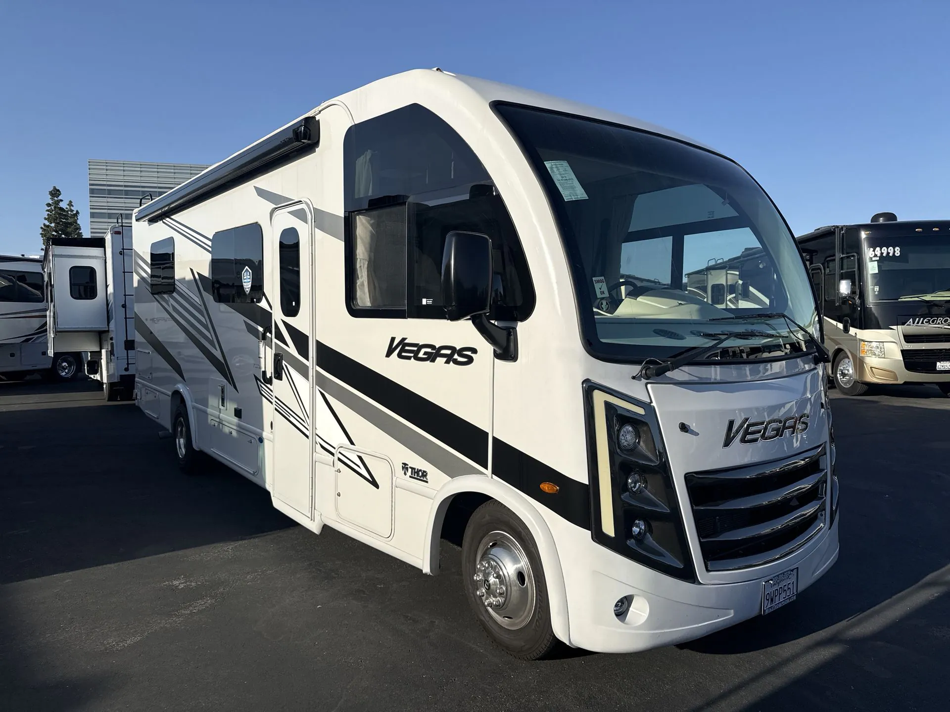 2024 Thor Motor Coach Vegas 26.1 - Photo 3