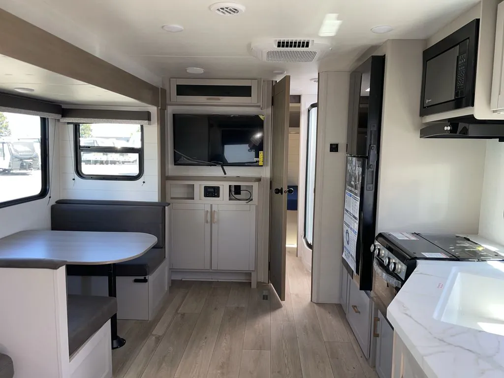 2027 Jayco Jay Flight SLX 262RLSW, Photos photo 3