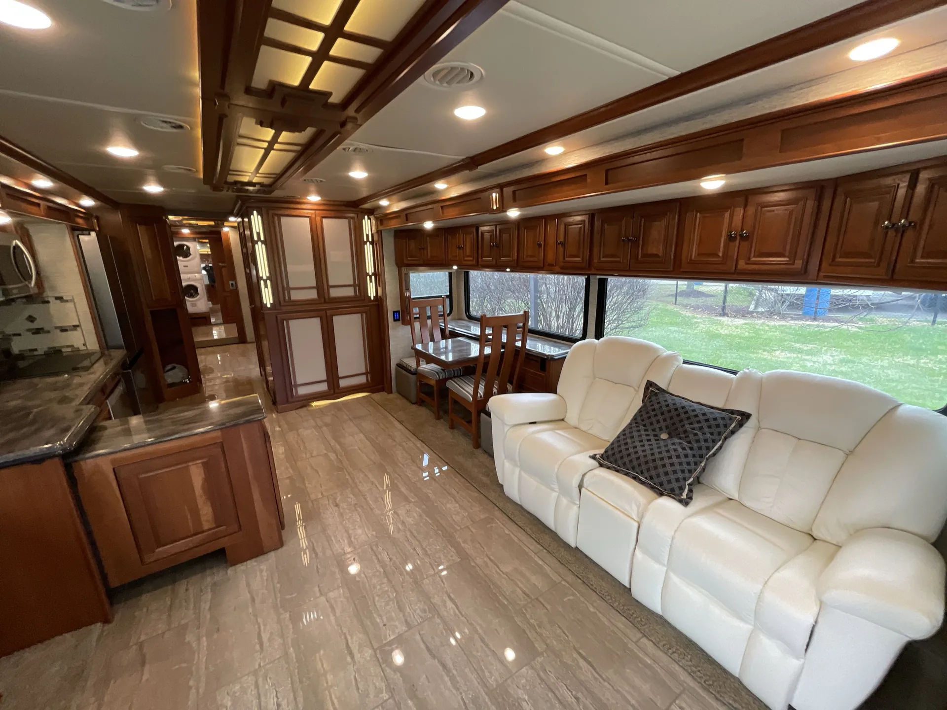 2017 Winnebago Tour 45RD — living area main