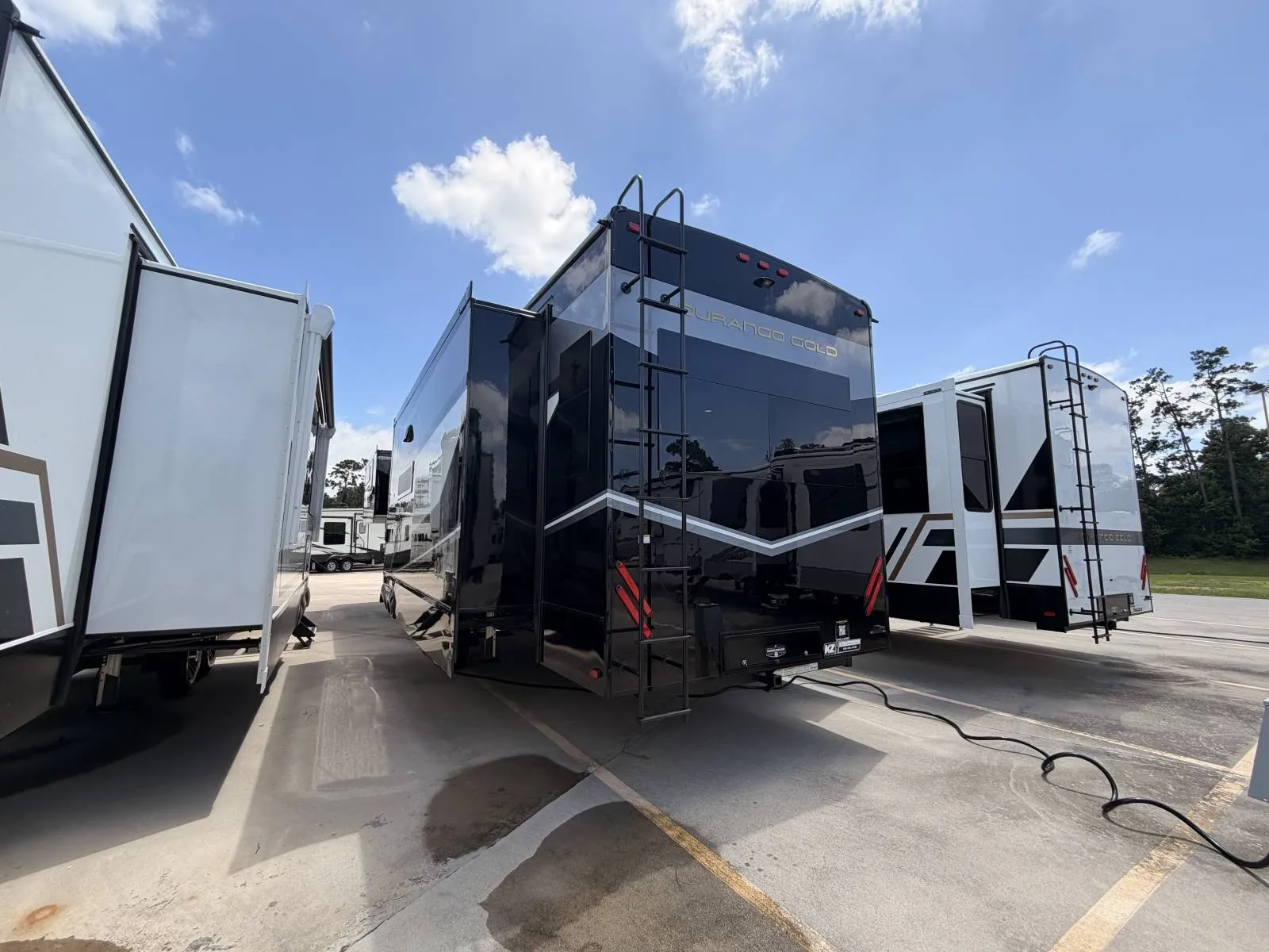 2027 Forest River DURANGO GOLD 384MSQ - Photo 2