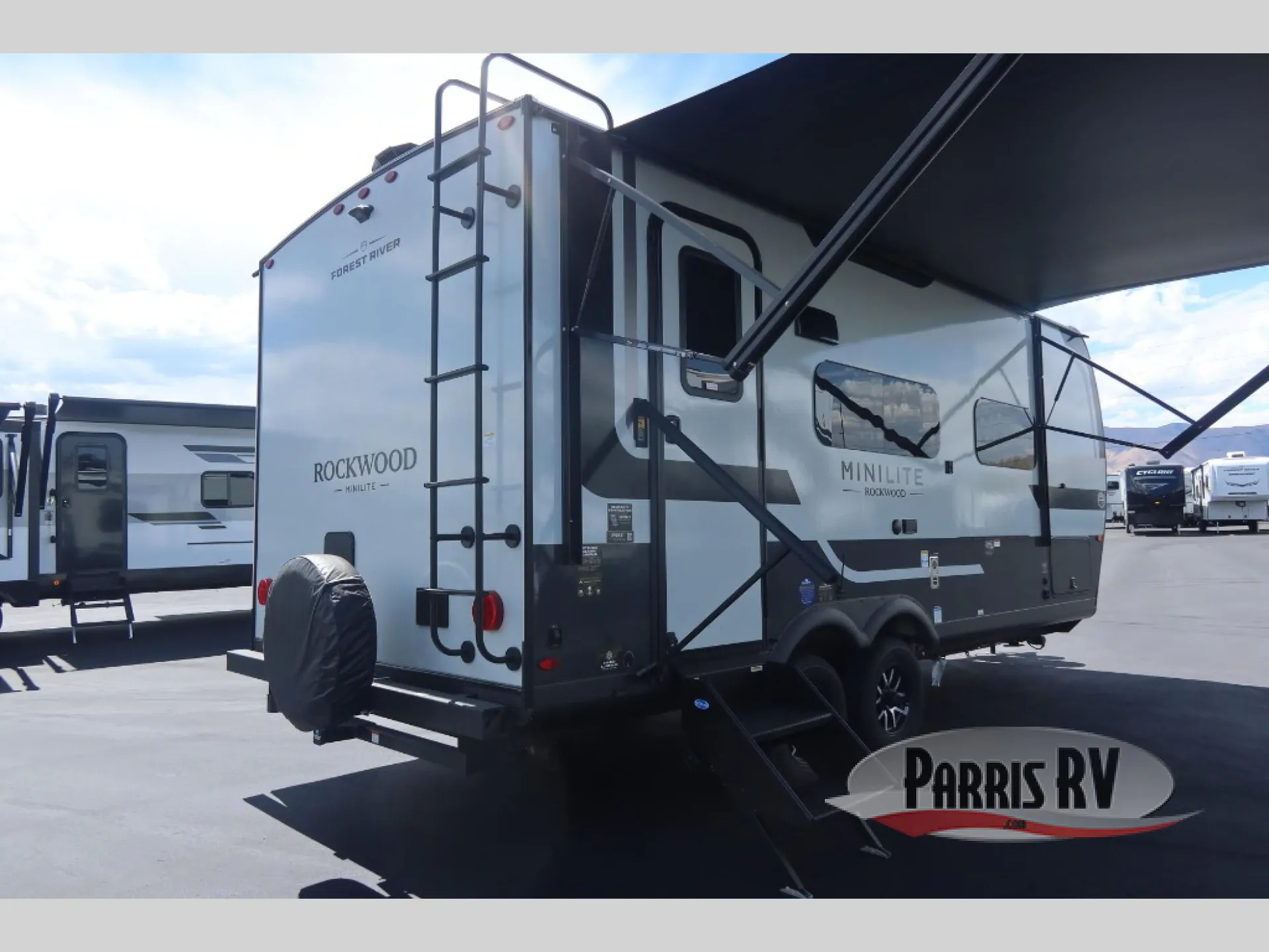 2027 Forest River Rockwood Mini Lite 2109S — Photo 7