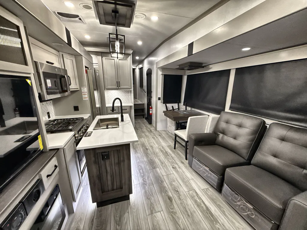 2026 Keystone Montana High Country 385BR, Photos photo 3