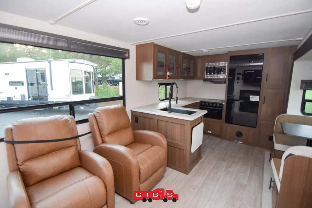 2026 Forest River Wildcat ONE 271CHEF — Photo 6