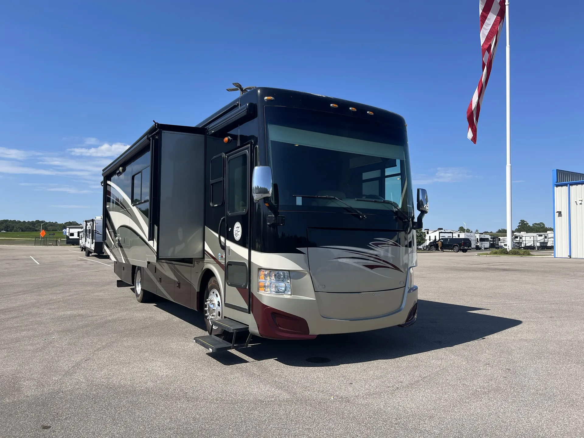 2014 Tiffin Allegro Red 33 AA - Photo 2