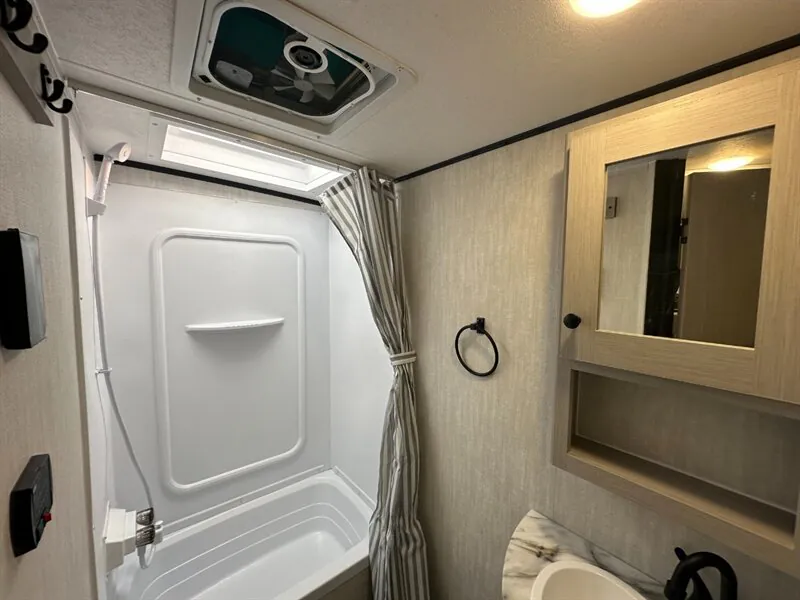 2026 Coachmen Apex Nano 186BH, Photos photo 19
