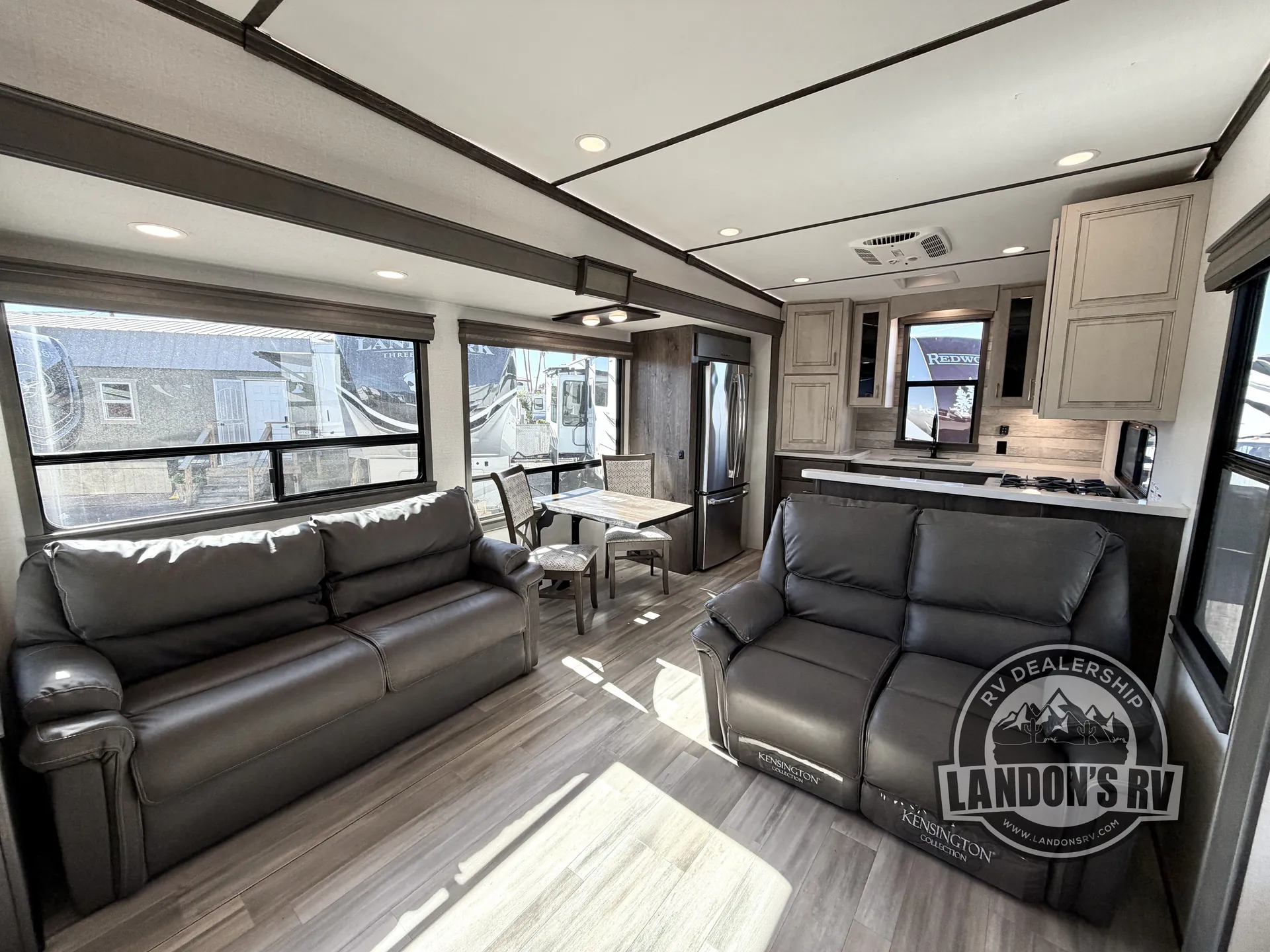 2021 Alliance RV Paradigm 372RK - Photo 3