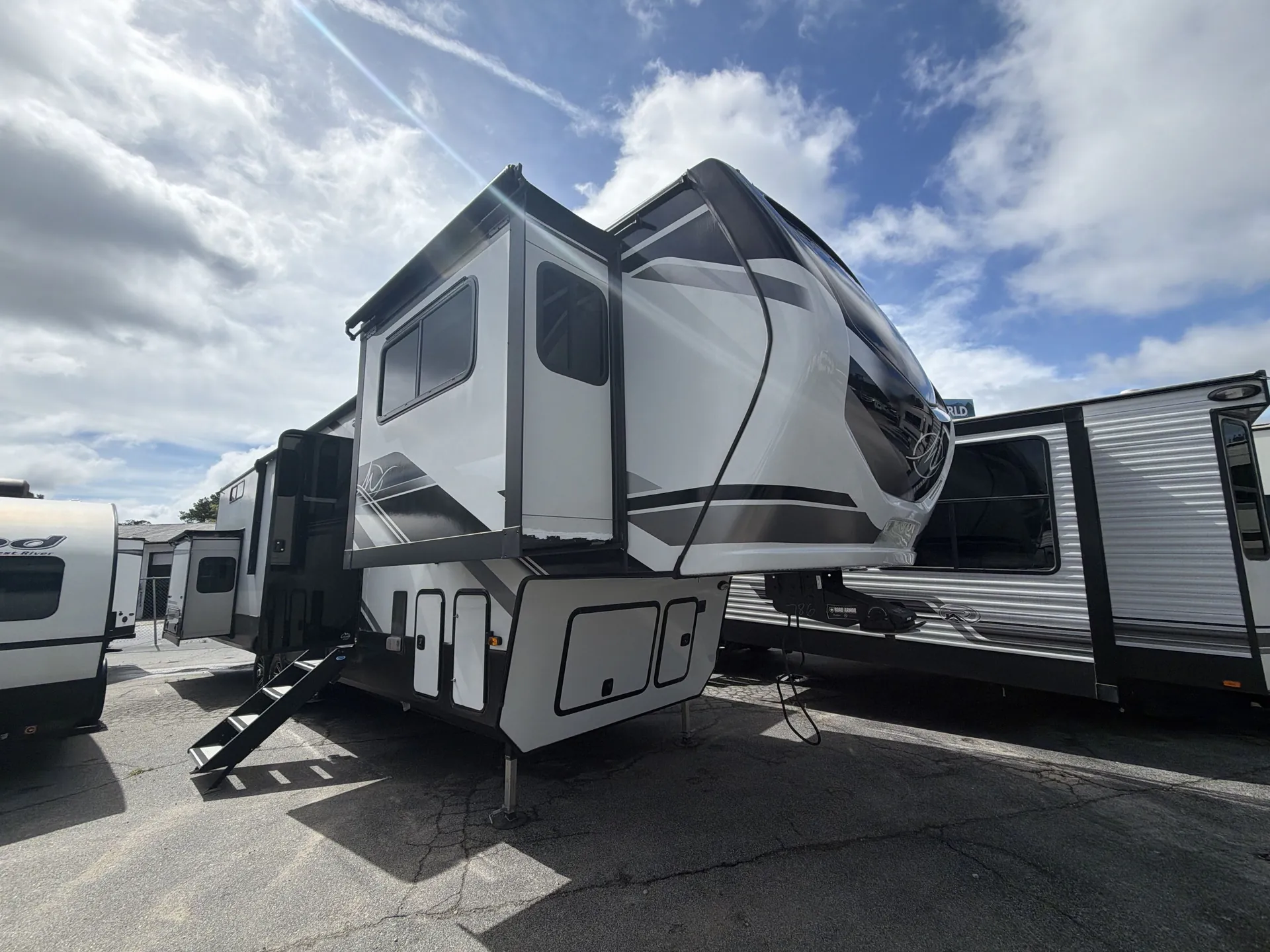 2024 Keystone Montana High Country 377FL