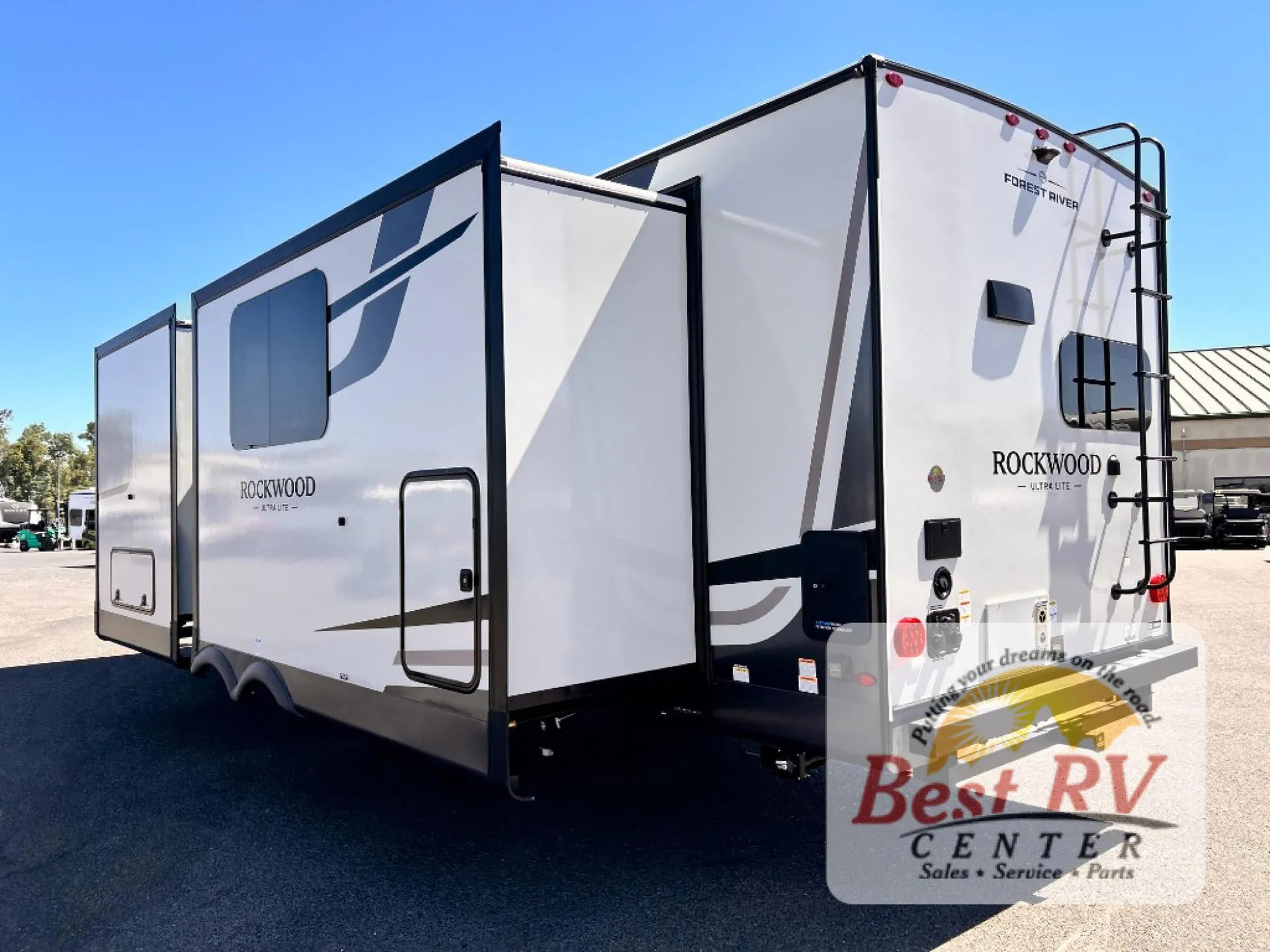 2027 Forest River Rockwood Ultra Lite 2711RK — Photo 6