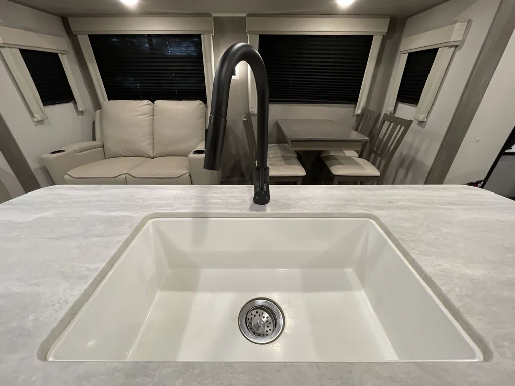 2024 Coachmen Catalina Legacy Edition 283FEDS, Photos photo 10