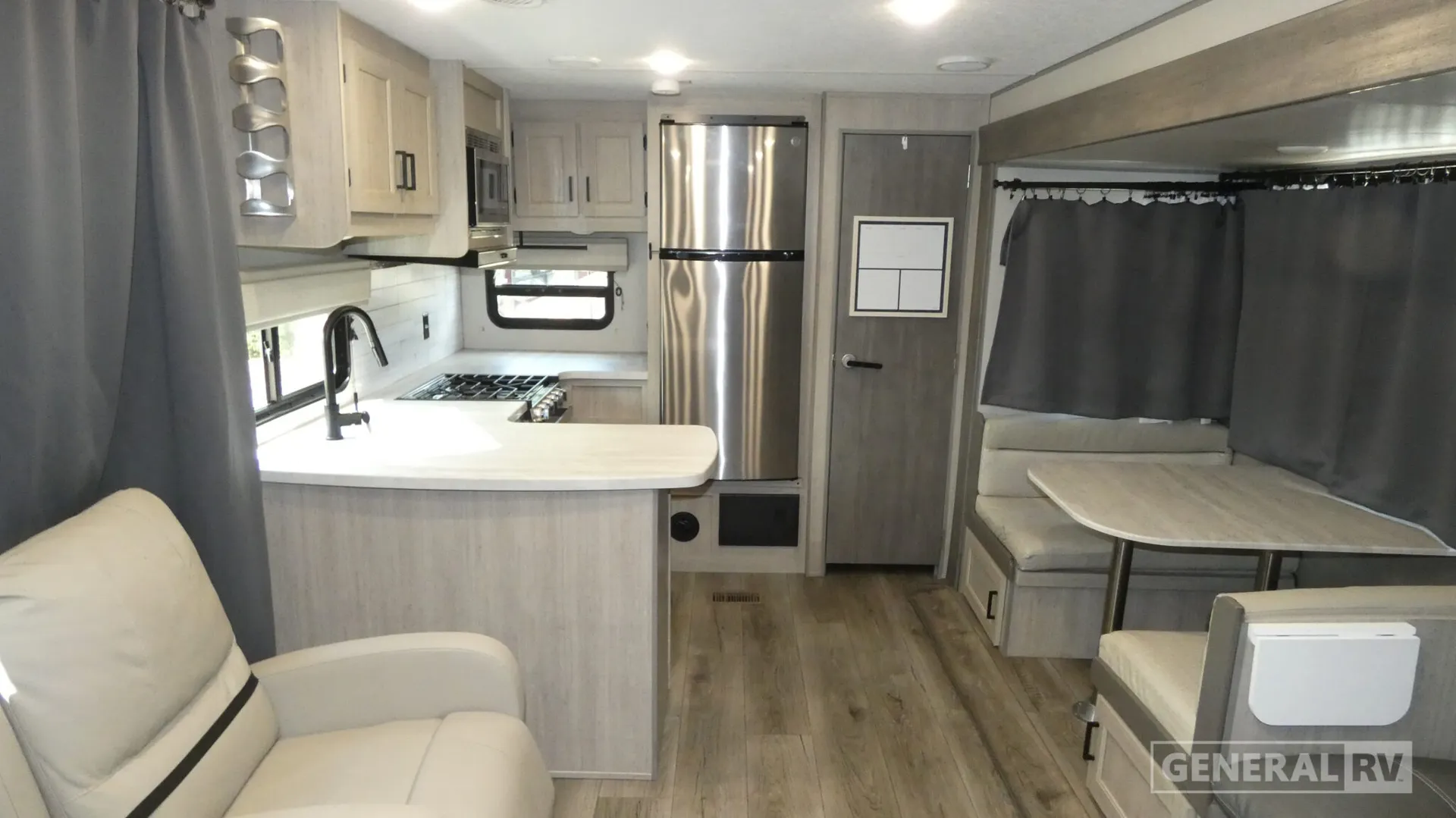 2024 Coachmen Catalina Legacy 303RKDS - Photo 3