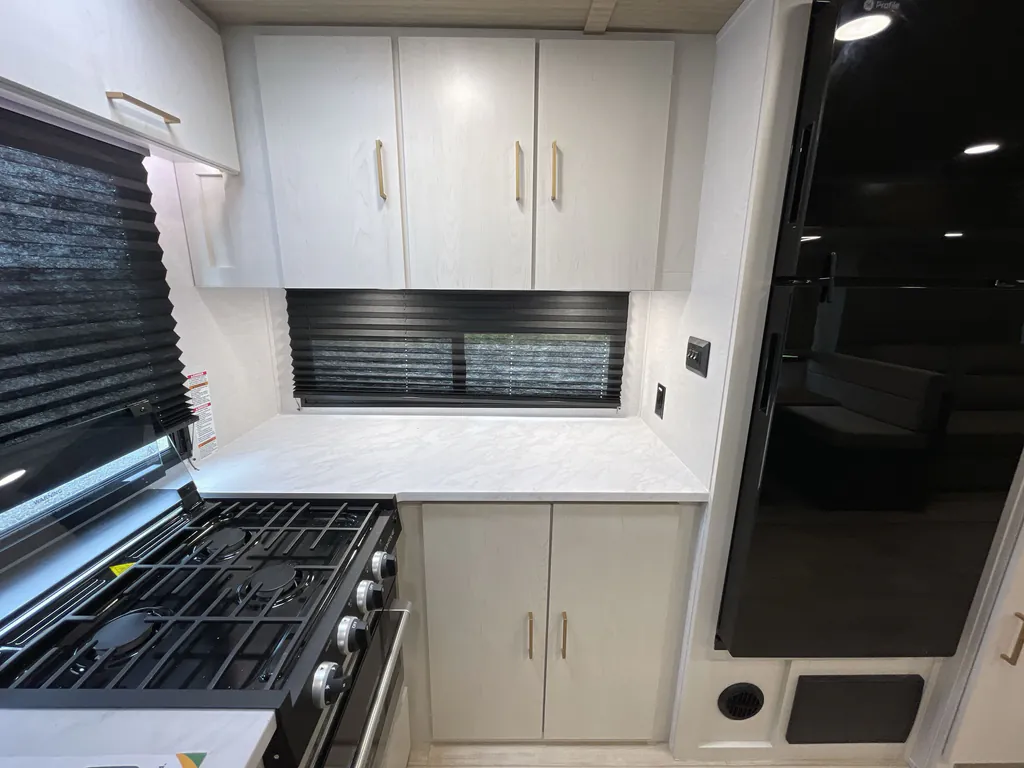 2027 Forest River Vibe 3400SB, Photos photo 18