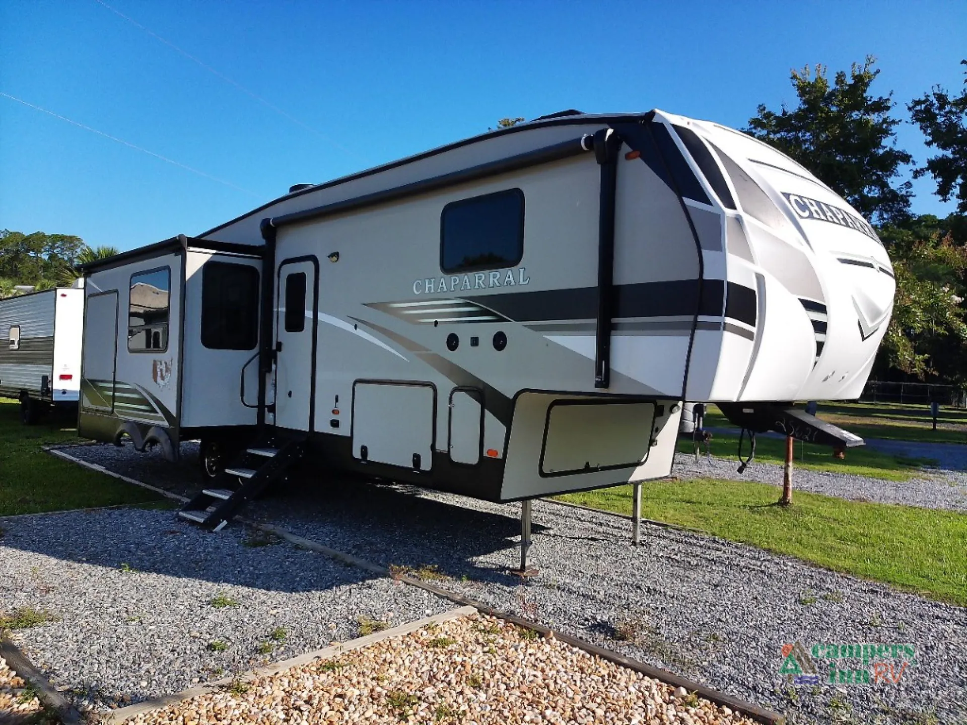 2021 Coachmen Chaparral 298RLS - Photo 3