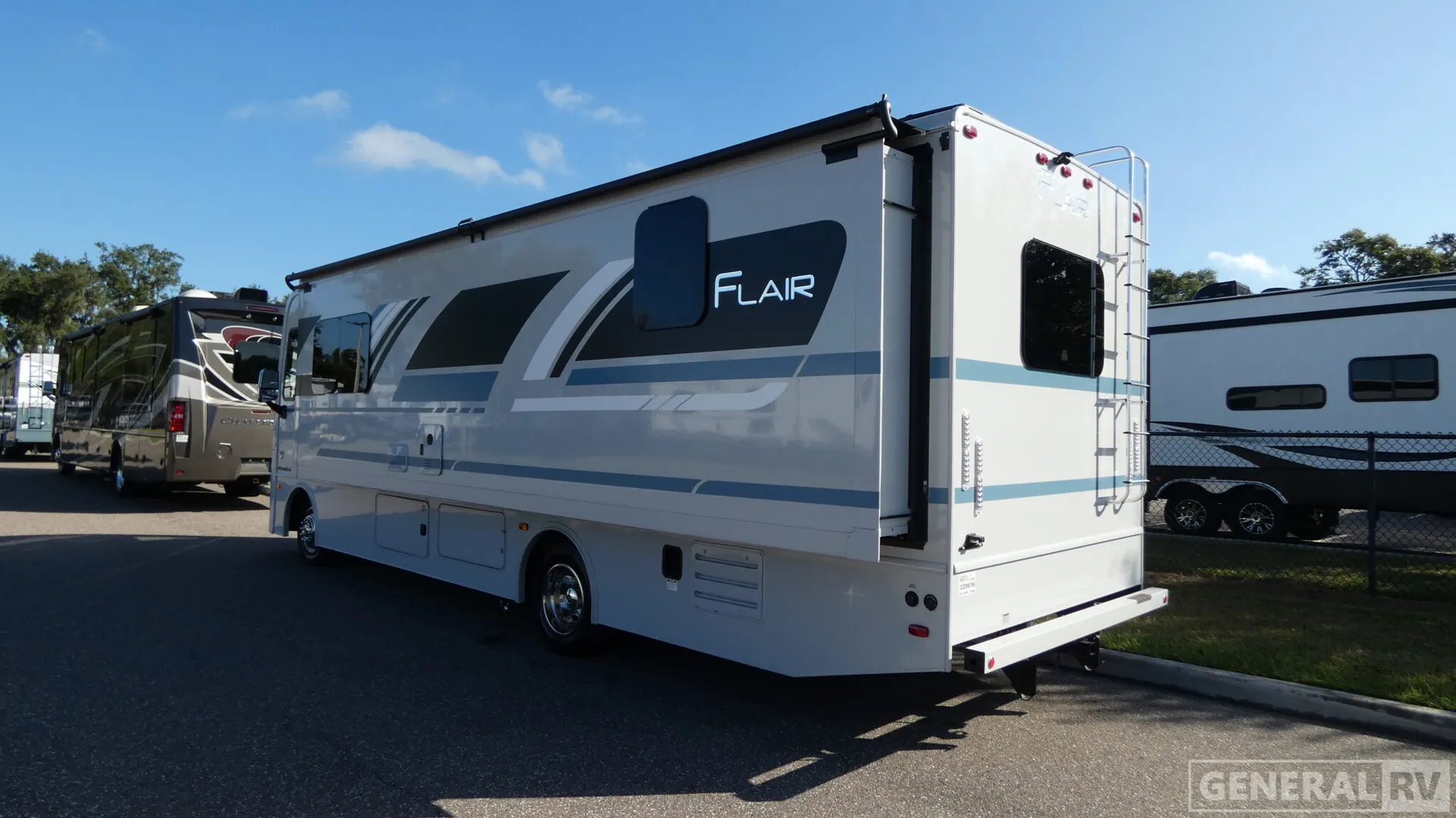 2026 Fleetwood Flair 29M - Photo 4